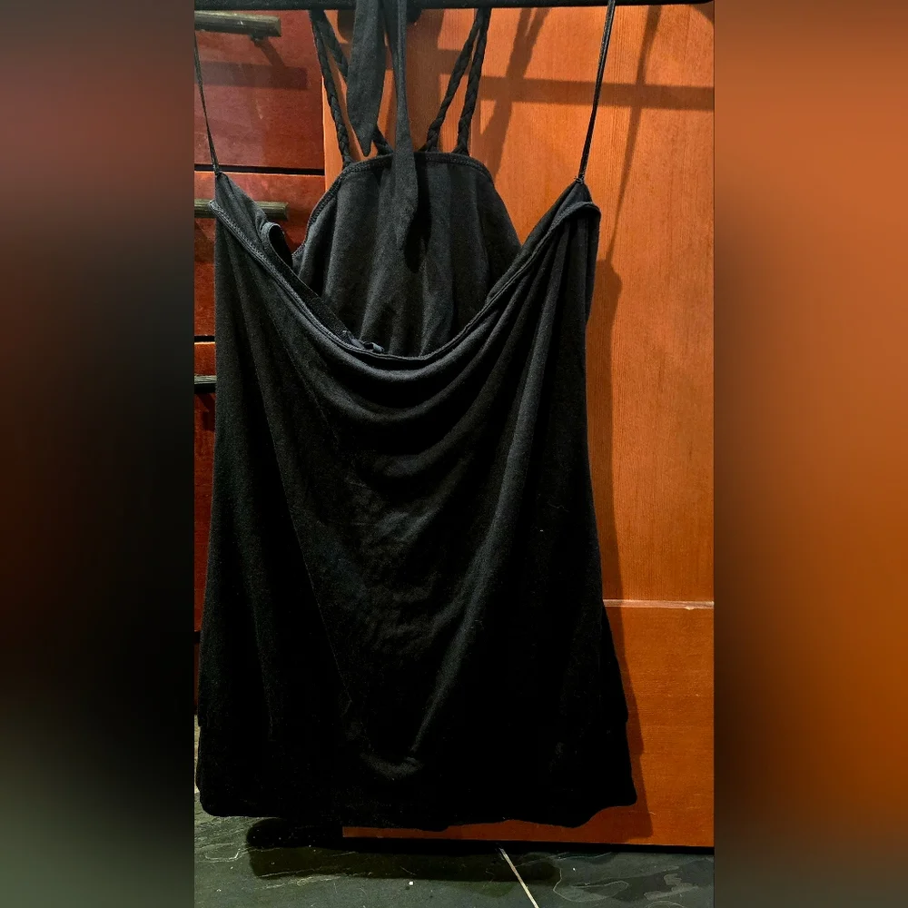 Elegant Black Halter Top - Picture 4 of 5